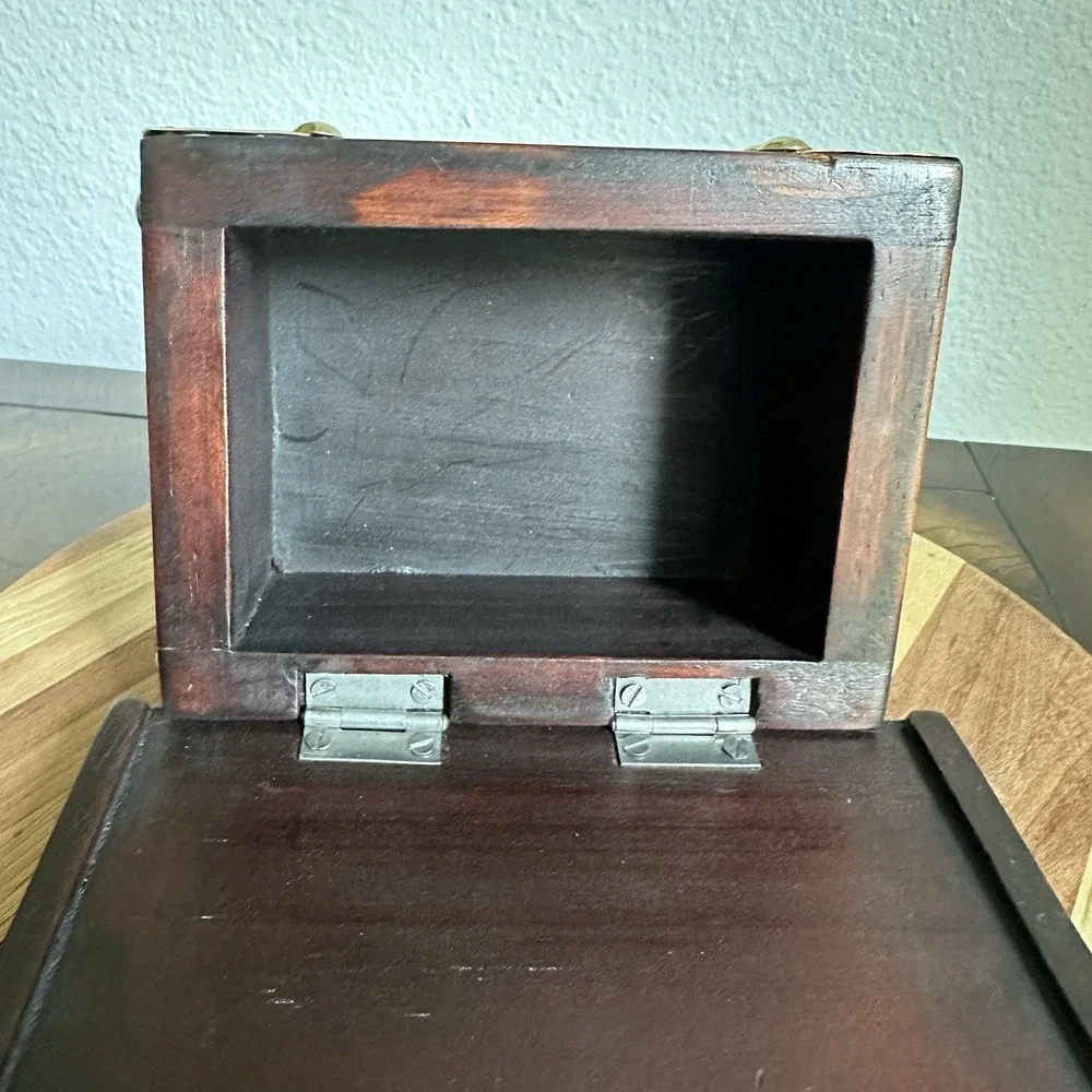 Vintage Keepsake‎ Trinket Box 6x4.5 Inch Solid Wood Brass Accents Studs Ornate